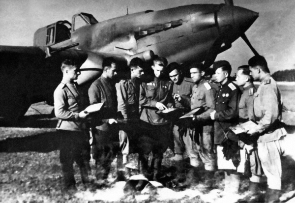 Иллюстрация к книге — Я дрался на штурмовике. Обе книги одним томом [i_064.jpg]