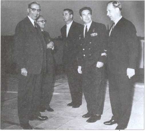 Иллюстрация к книге — Разведка &quot;под крышей&quot;. Из истории спецслужбы [image25.jpg]