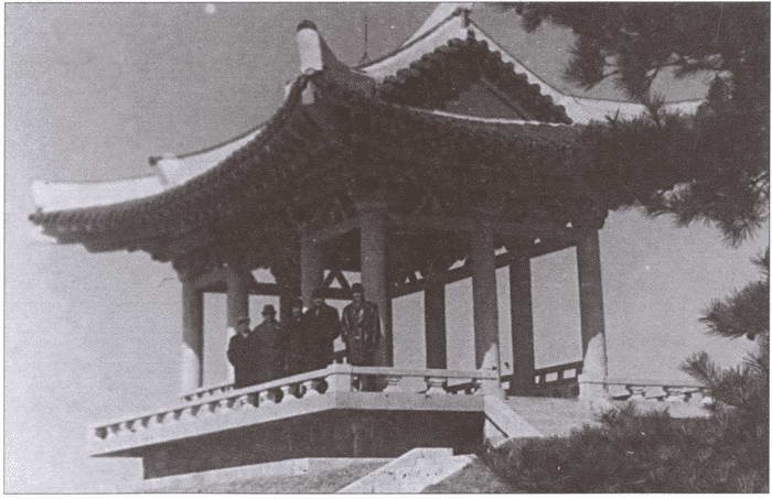 Иллюстрация к книге — Погоня за "ястребиным глазом". Судьба генерала Мажорова [i_018.jpg]