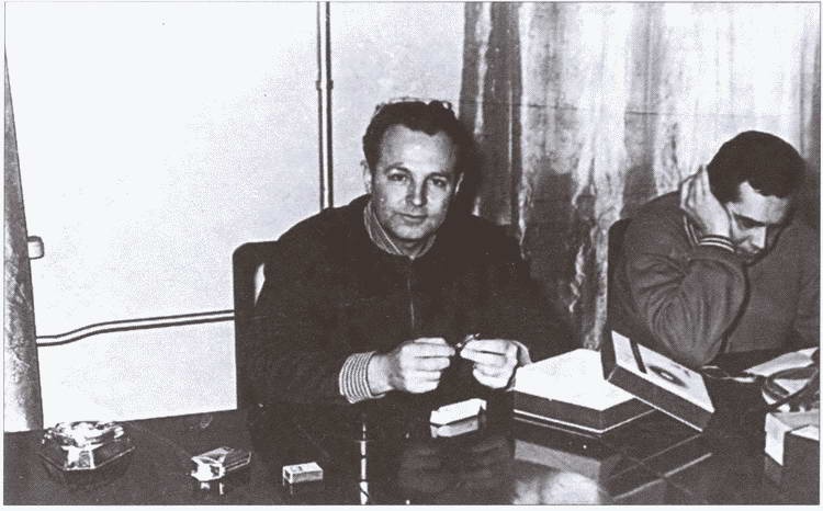 Иллюстрация к книге — Погоня за "ястребиным глазом". Судьба генерала Мажорова [i_019.jpg]