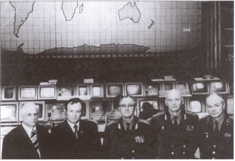 Иллюстрация к книге — Погоня за "ястребиным глазом". Судьба генерала Мажорова [i_028.jpg]