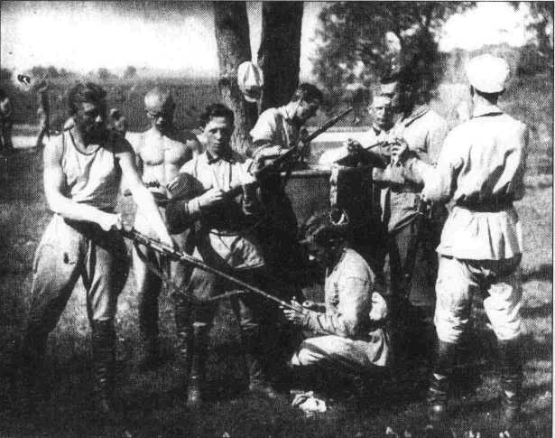 Иллюстрация к книге — "Золотое ухо" военной разведки [Photo02a.jpg]