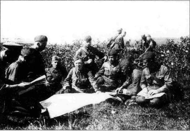 Иллюстрация к книге — "Золотое ухо" военной разведки [Photo03a.jpg]