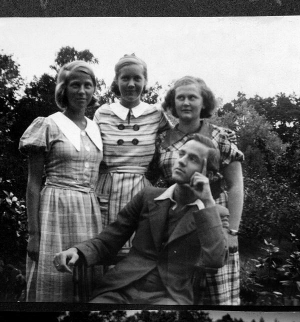 Иллюстрация к книге — Ингмар Бергман. Жизнь, любовь и измены [i_002.jpg]