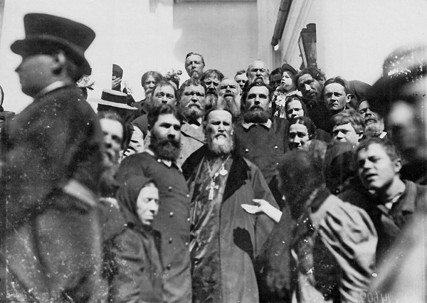 Иллюстрация к книге — Святой против Льва. Иоанн Кронштадтский и Лев Толстой. История одной вражды [i_039.jpg]