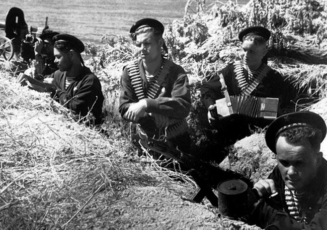 Иллюстрация к книге — Битва за Крым 1941–1944. От разгрома до триумфа [i_022.jpg]