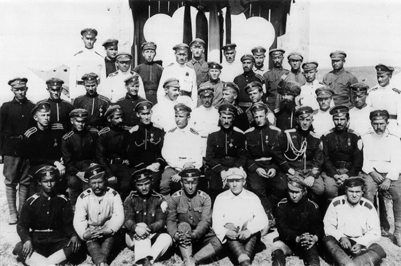 Иллюстрация к книге — Легендарный Корнилов. &quot;Не человек, а стихия&quot; [i_089.jpg]