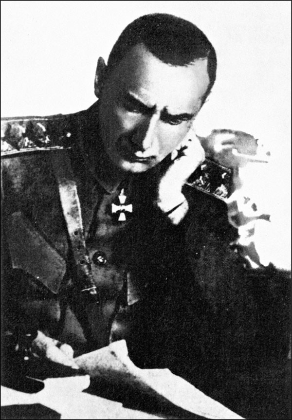 Иллюстрация к книге — Легендарный Колчак. Адмирал и Верховный Правитель России [_323.jpg]