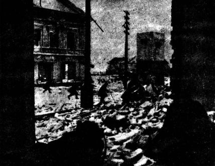 Иллюстрация к книге — Штурмы Великой Отечественной. Городской бой, он трудный самый [i_004.jpg]