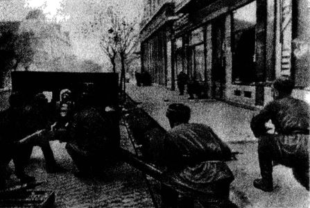 Иллюстрация к книге — Штурмы Великой Отечественной. Городской бой, он трудный самый [i_007.jpg]