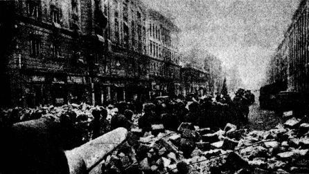 Иллюстрация к книге — Штурмы Великой Отечественной. Городской бой, он трудный самый [i_009.jpg]