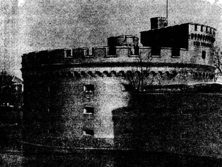 Иллюстрация к книге — Штурмы Великой Отечественной. Городской бой, он трудный самый [i_011.jpg]