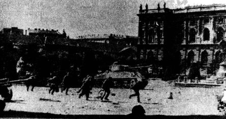 Иллюстрация к книге — Штурмы Великой Отечественной. Городской бой, он трудный самый [i_014.jpg]