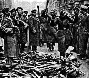 Иллюстрация к книге — Штурмы Великой Отечественной. Городской бой, он трудный самый [i_024.jpg]