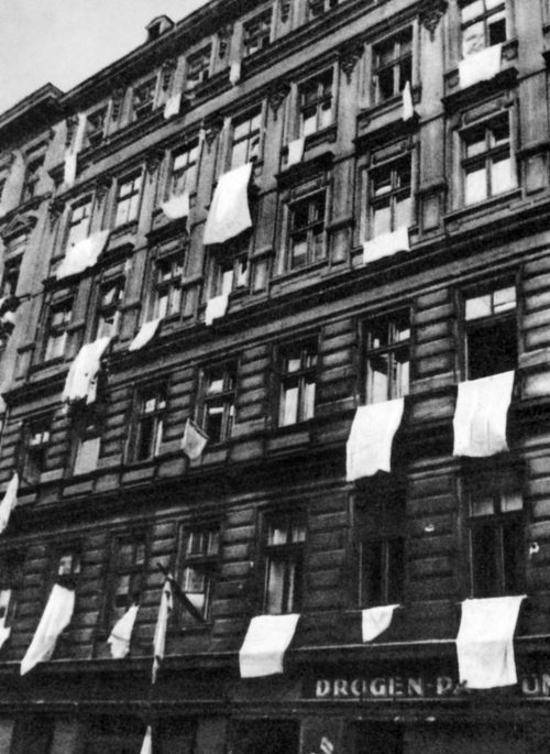 Иллюстрация к книге — &quot;Котлы&quot; 45-го [i_084.jpg]