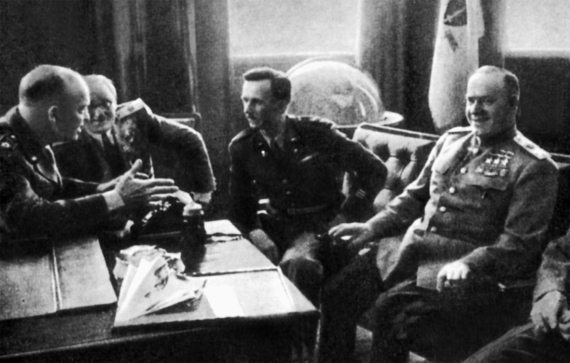 Иллюстрация к книге — &quot;Котлы&quot; 45-го [i_096.jpg]