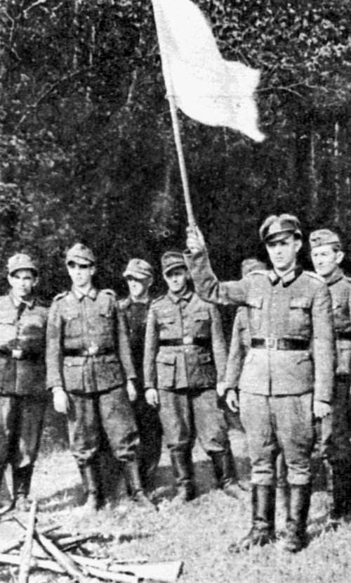 Иллюстрация к книге — &quot;Котлы&quot; 45-го [i_098.jpg]