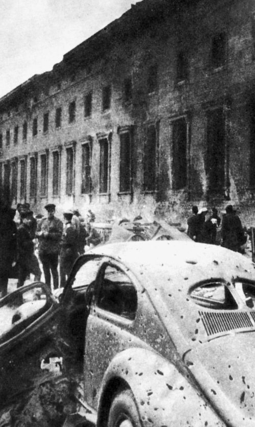 Иллюстрация к книге — &quot;Котлы&quot; 45-го [i_099.jpg]