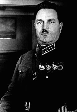 Иллюстрация к книге — Жуков против Гальдера. Схватка военных гениев [i_043.jpg]