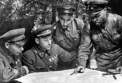 Иллюстрация к книге — Жуков против Гальдера. Схватка военных гениев [i_044.jpg]