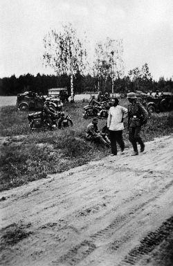 Иллюстрация к книге — Жуков против Гальдера. Схватка военных гениев [i_057.jpg]