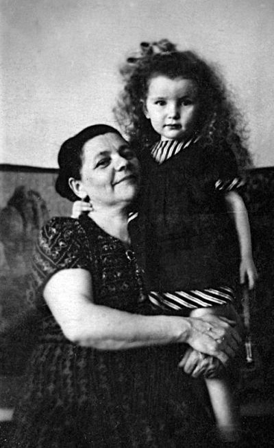 Иллюстрация к книге — Мне всегда везет! Мемуары счастливой женщины [i_010.jpg]