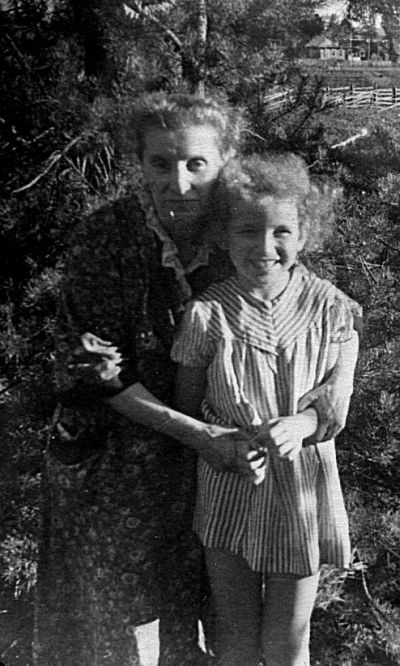 Иллюстрация к книге — Мне всегда везет! Мемуары счастливой женщины [i_034.jpg]