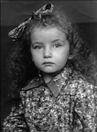 Иллюстрация к книге — Мне всегда везет! Мемуары счастливой женщины [i_048.jpg]