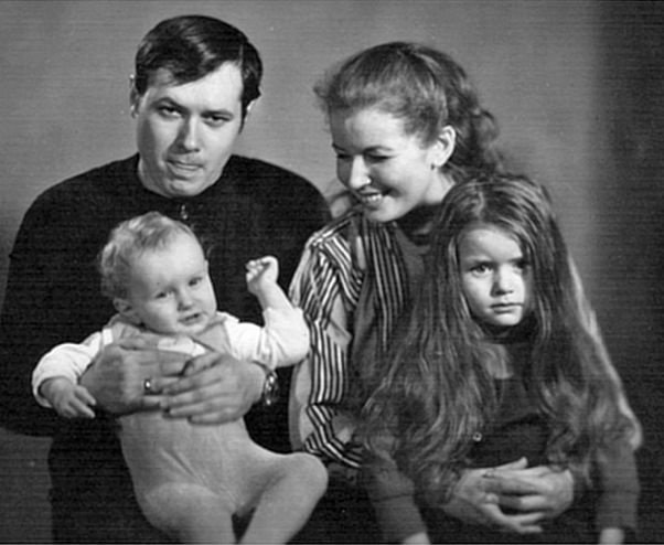 Иллюстрация к книге — Мне всегда везет! Мемуары счастливой женщины [i_093.jpg]