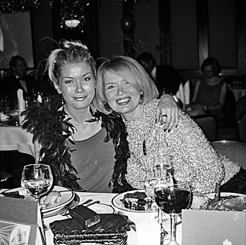 Иллюстрация к книге — Мне всегда везет! Мемуары счастливой женщины [i_123.jpg]