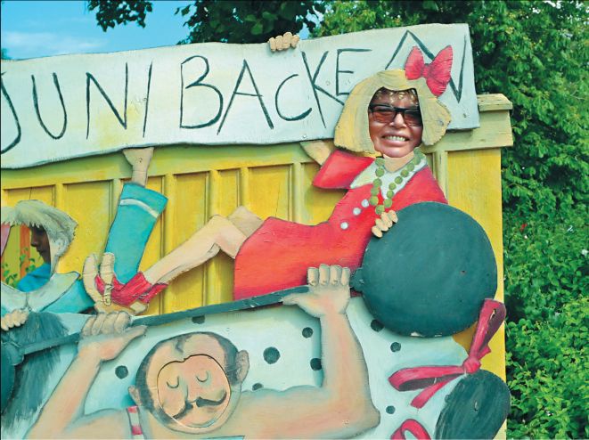 Иллюстрация к книге — Мне всегда везет! Мемуары счастливой женщины [i_161.jpg]