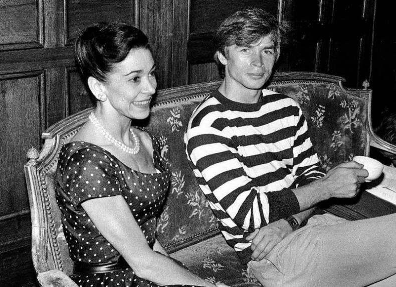 Иллюстрация к книге — Рудольф Нуреев. Неистовый гений [i_014.jpg]