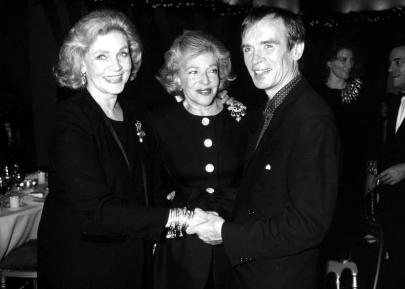 Иллюстрация к книге — Рудольф Нуреев. Неистовый гений [i_020.jpg]