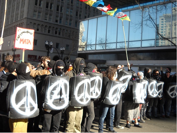 Иллюстрация к книге — Как ненасилие защищает государство [_14.jpg]