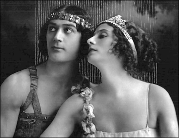 Иллюстрация к книге — Анна Павлова. Жизнь в танце [_119.jpg]