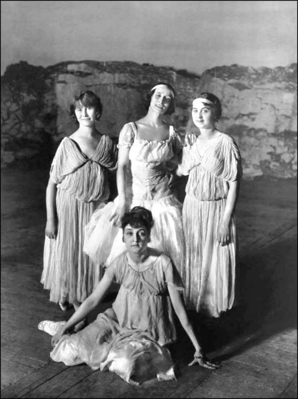 Иллюстрация к книге — Анна Павлова. Жизнь в танце [_189.jpg]