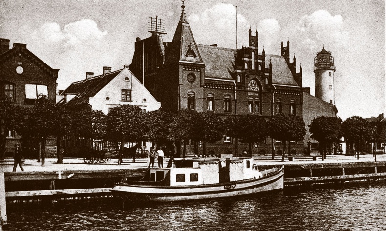 Иллюстрация к книге — Щит и меч Кенигсберга. Альбом [i_105.jpg]