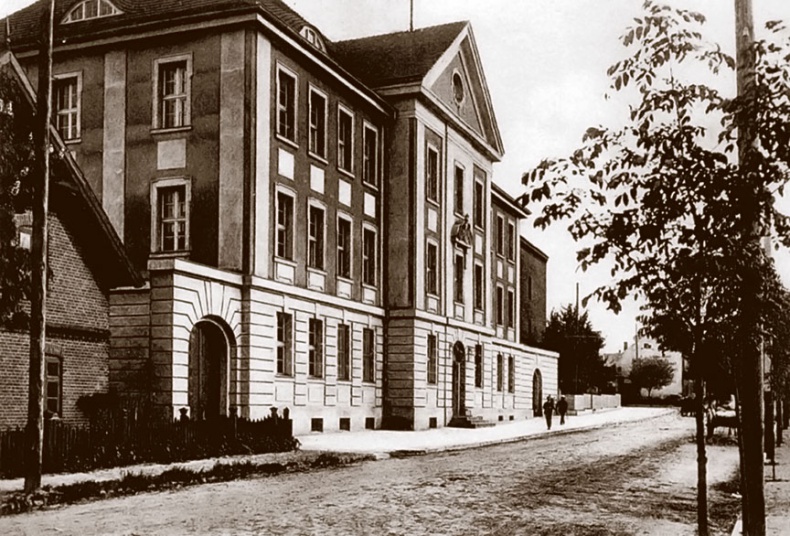 Иллюстрация к книге — Щит и меч Кенигсберга. Альбом [i_164.jpg]