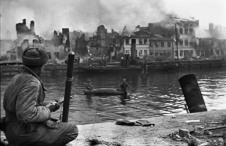 Иллюстрация к книге — Щит и меч Кенигсберга. Альбом [i_201.jpg]