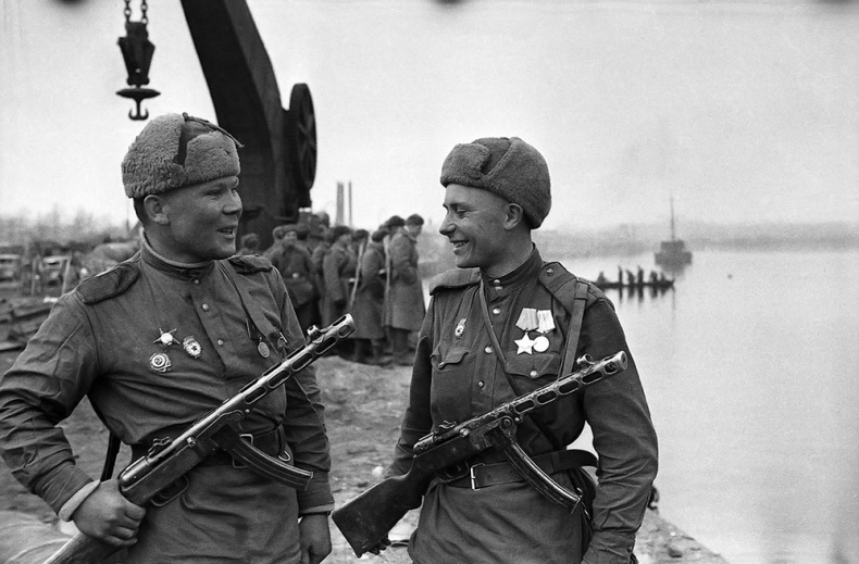 Иллюстрация к книге — Щит и меч Кенигсберга. Альбом [i_221.jpg]