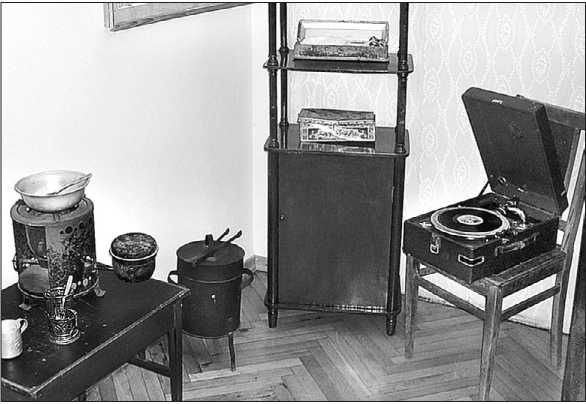 Иллюстрация к книге — Блокадные будни одного района Ленинграда [i_042.jpg]