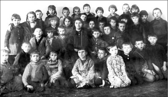 Иллюстрация к книге — Блокадные будни одного района Ленинграда [i_054.jpg]