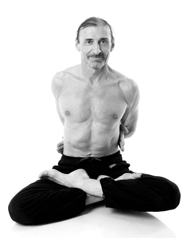 Иллюстрация к книге — Йога. Лучшие упражнения для каждого лунного дня. Сила Луны для здоровья и удачи [i_037.jpg]