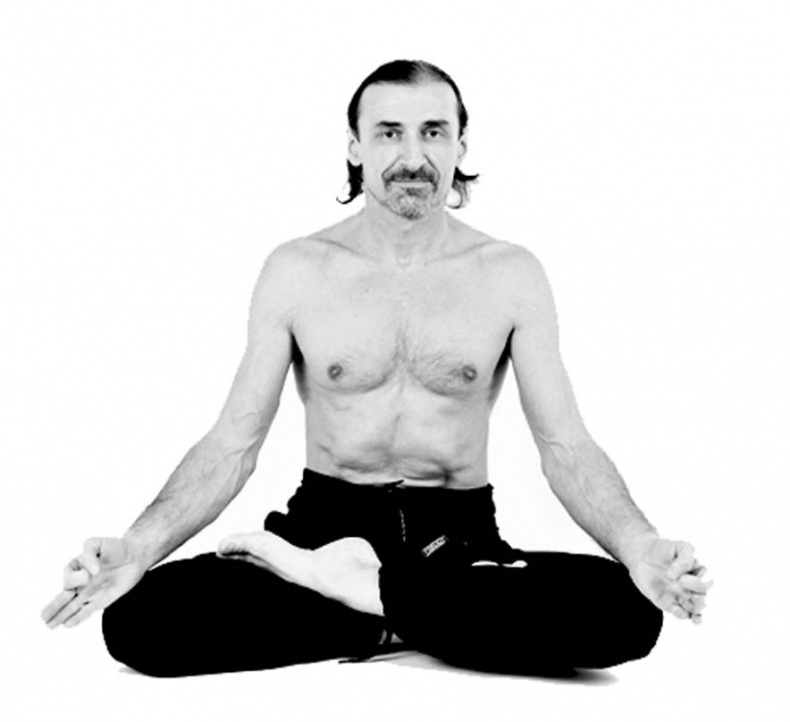 Иллюстрация к книге — Йога. Лучшие упражнения для каждого лунного дня. Сила Луны для здоровья и удачи [i_282.jpg]