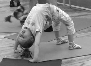 Иллюстрация к книге — Детская оздоровительная йога [i_003.jpg]