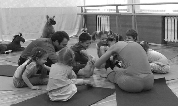 Иллюстрация к книге — Детская оздоровительная йога [i_103.jpg]