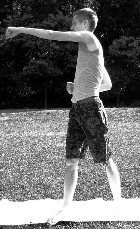 Иллюстрация к книге — Здоровье позвоночника. Системы Попова, Бубновского и другие методики излечения [i_002.jpg]