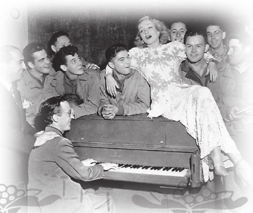 Иллюстрация к книге — Марлен Дитрих [i_032.jpg]