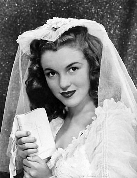 Иллюстрация к книге — Мэрилин Монро [Autogen_eBook_id27.jpg]