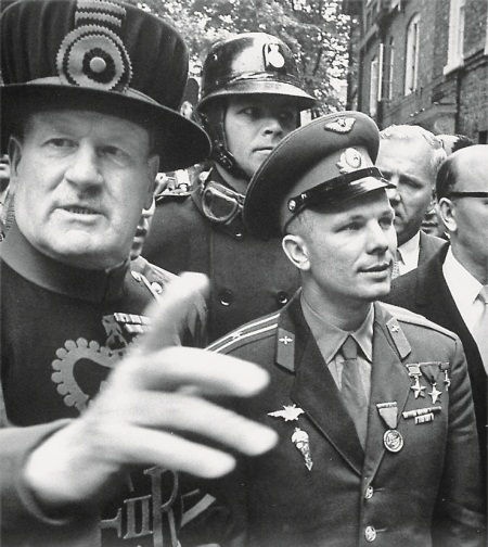 Иллюстрация к книге — Юрий Гагарин [Autogen_eBook_id3.jpg]